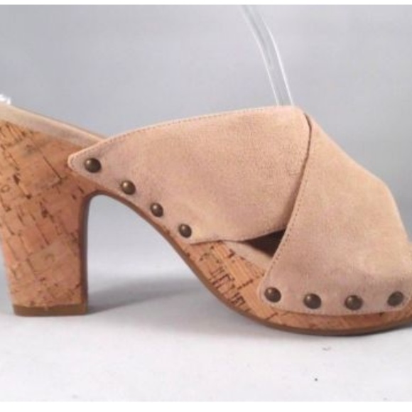 Nine West beige suede clogs size 9M - Picture 2 of 7